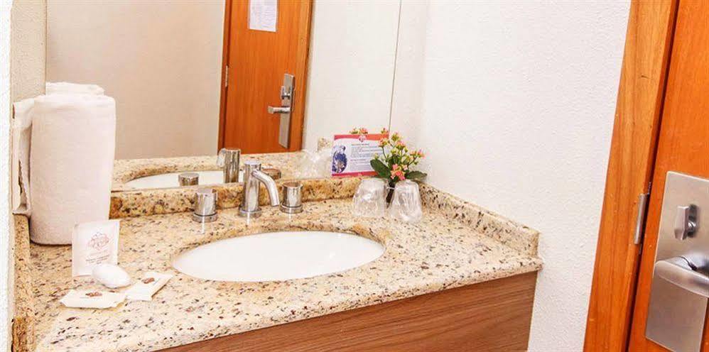 Hotel 10 Joinville Zewnętrze zdjęcie
